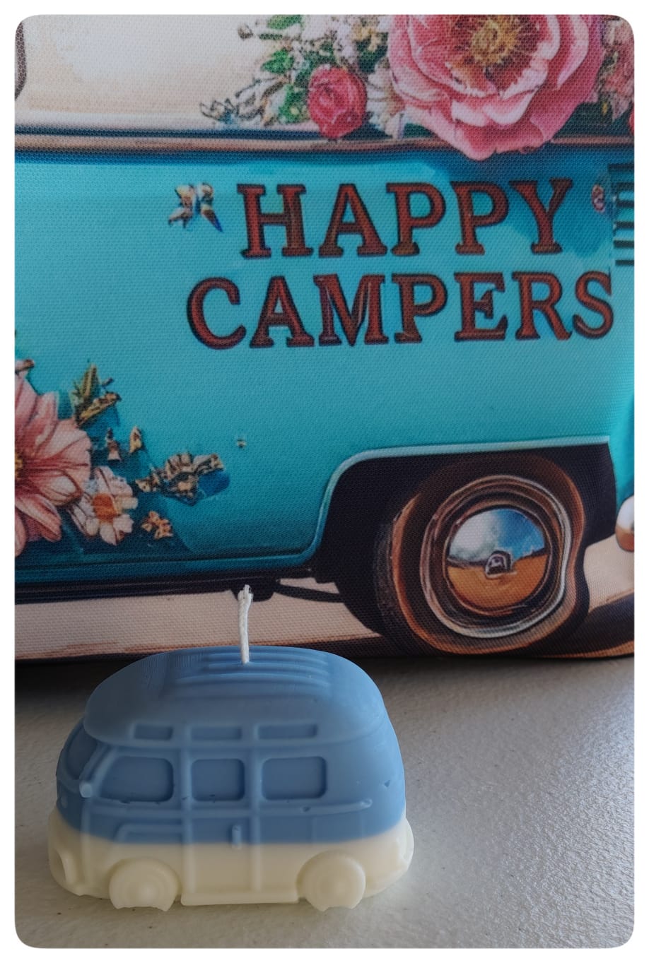 [ZS-Rutas de libertad] Campers color azul y blanco «Rumbo libre»