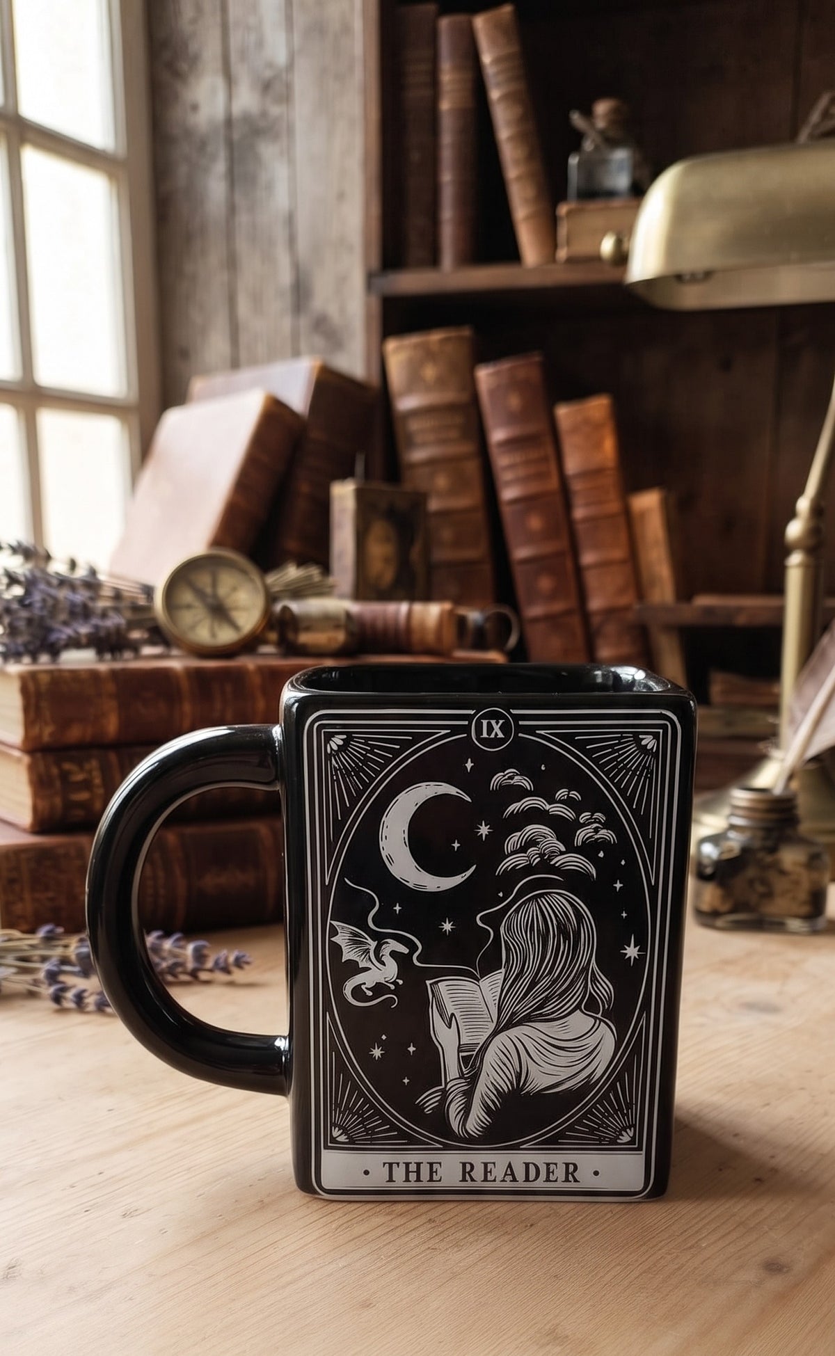 [Rituales de lectura] Taza «Entrepáginas La lectora · Coco vainilla»